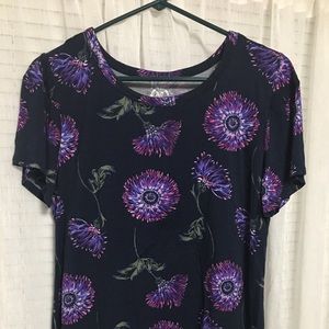 Maurices size large top. Very soft.